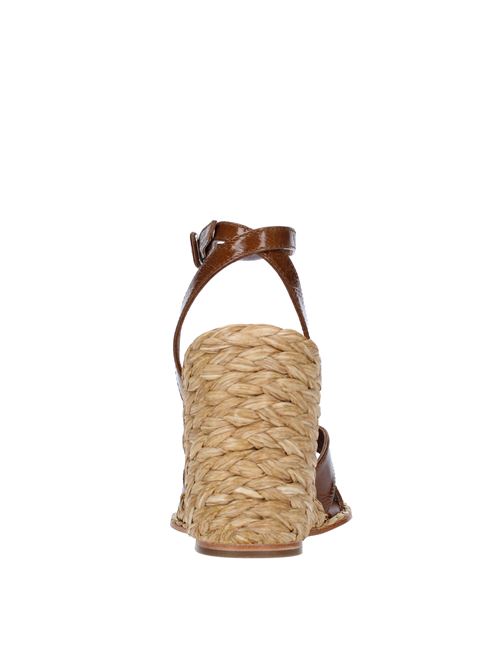  PALOMA BARCELO' | 652323 ALESMARRONE